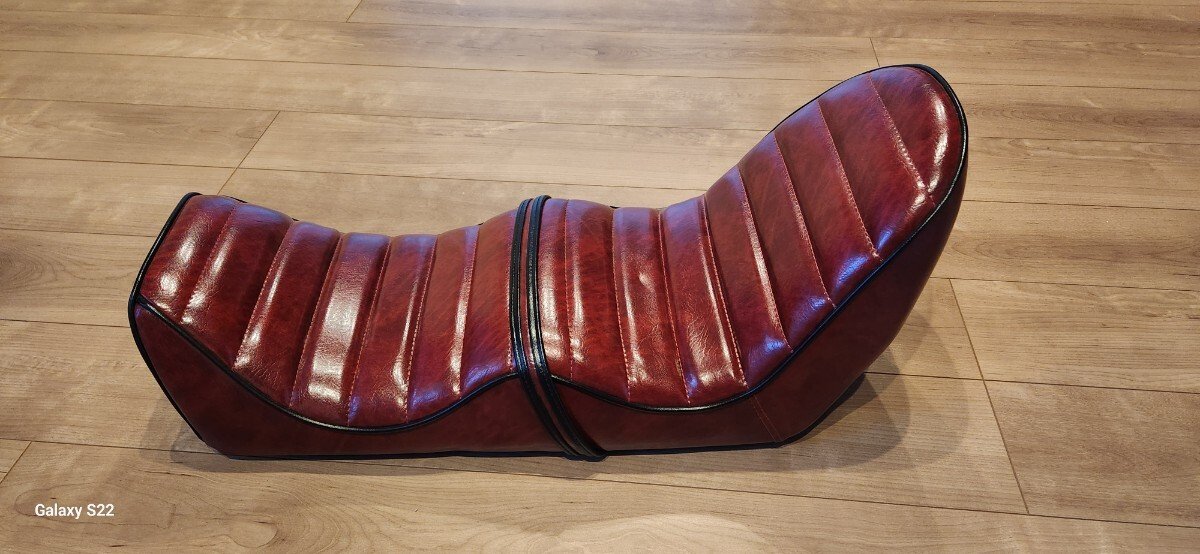 Yahoo!オークション -「gsx400e ゴキ 三段シート」の落札相場・落札価格