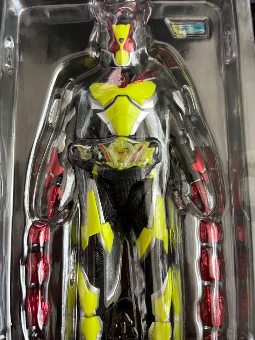 BANDAI S.H.Figuarts 仮面ライダーゼロツー